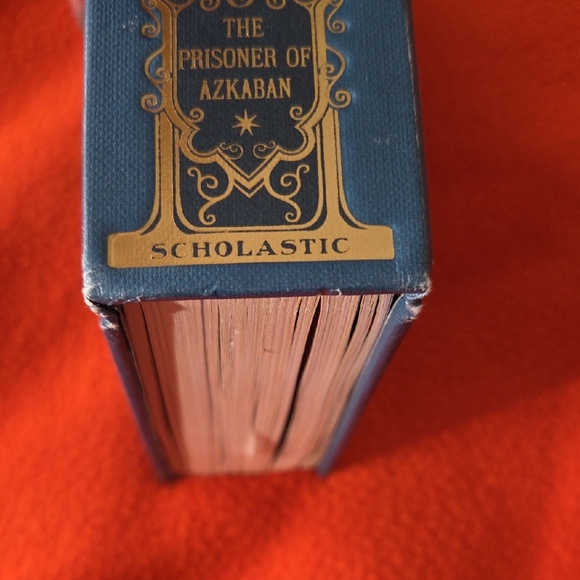 Harry Potter and the Prisoner of Azkaban Illustrated Book - Picture 3 of 6